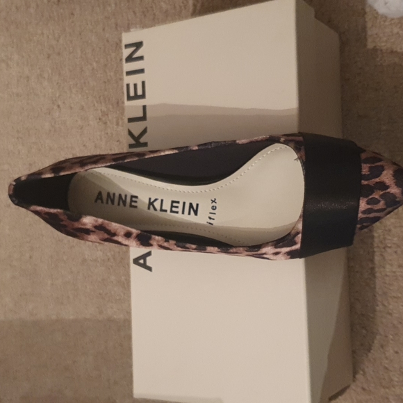 BNIB Anne Klein Leopard Print Heels size 8 - Picture 2 of 7